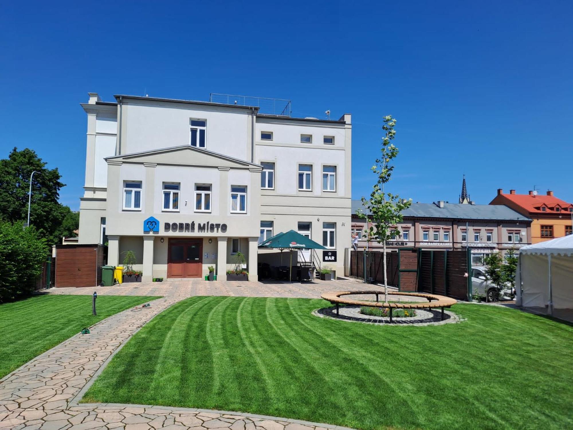 Dobre Misto Hotell Krnov Exteriör bild